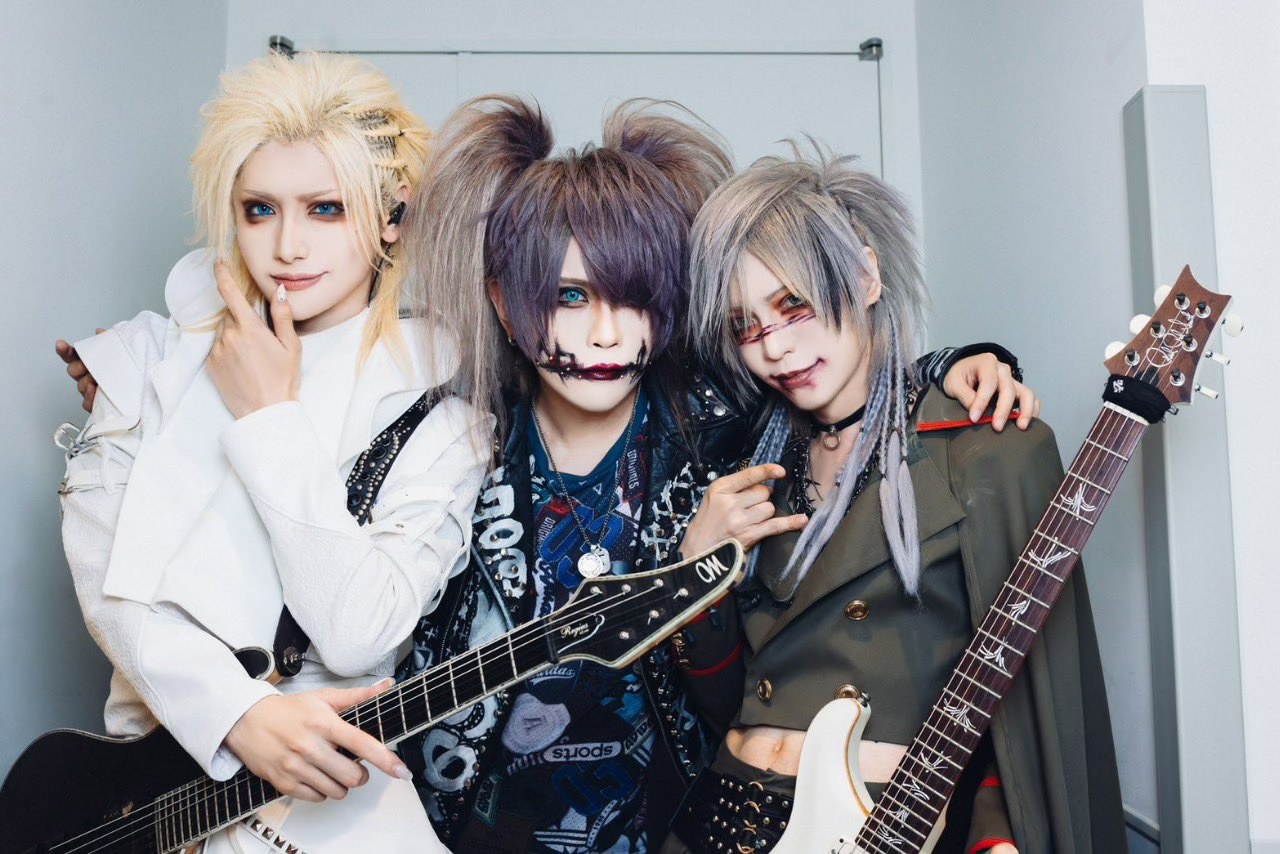 詩結(Azavana), 70.(XANVALA) & 剣(RAZOR)