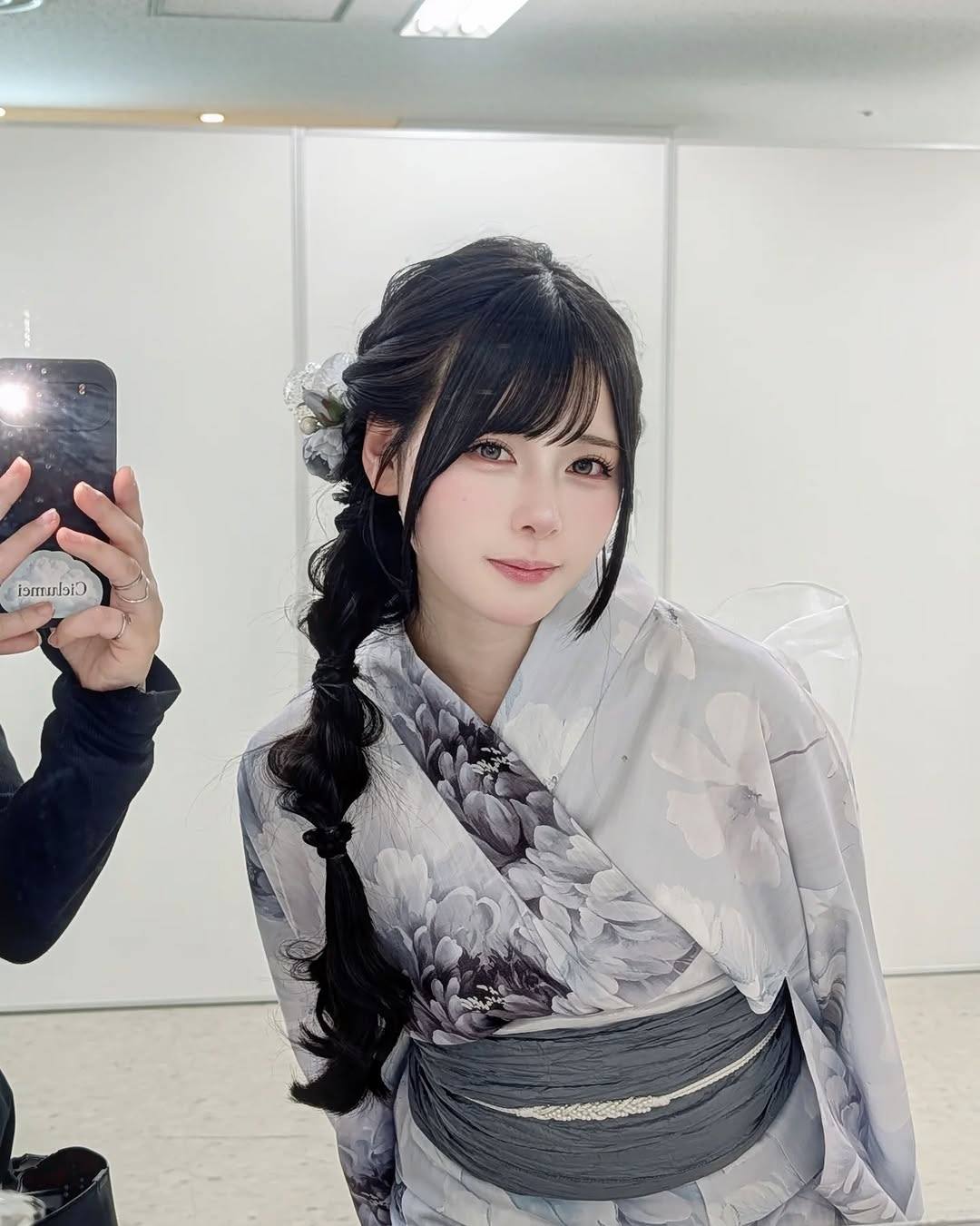 もえ - もえ added a new photo.