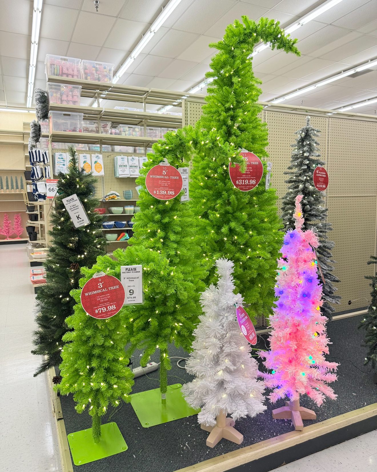 Let’s - there’s a NEW 7.5ft grinch tree at hobby lobby! 😮💚🎄 | Facebook