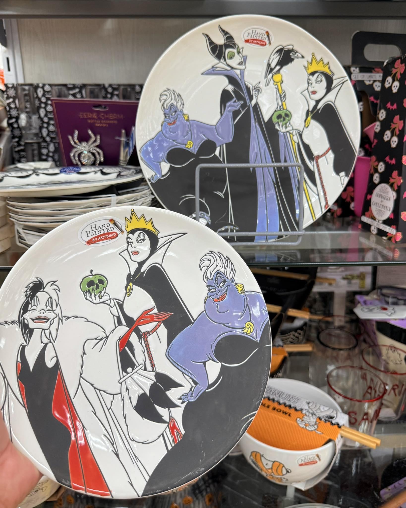 Where to find Disney villain picture frames with iconic symbols?