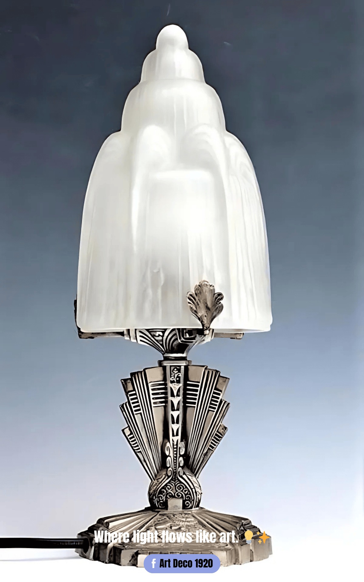Sabino France 1920s Art Deco table lamp