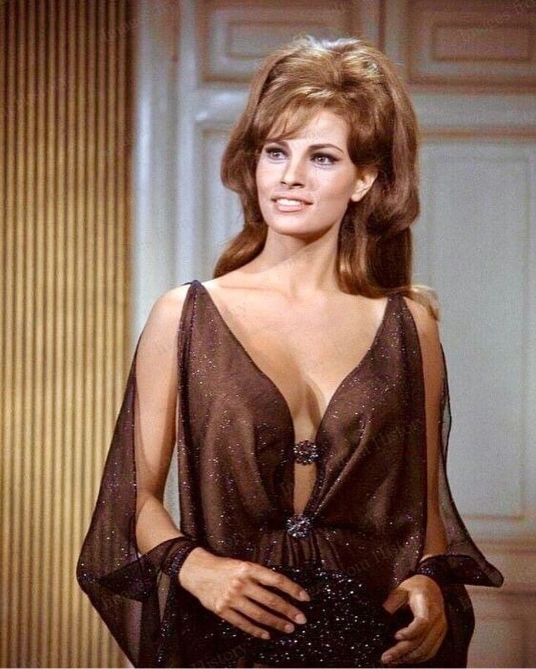 SnapWave3 Raquel Welch emerged in the 1960s as one of Hollywood’s