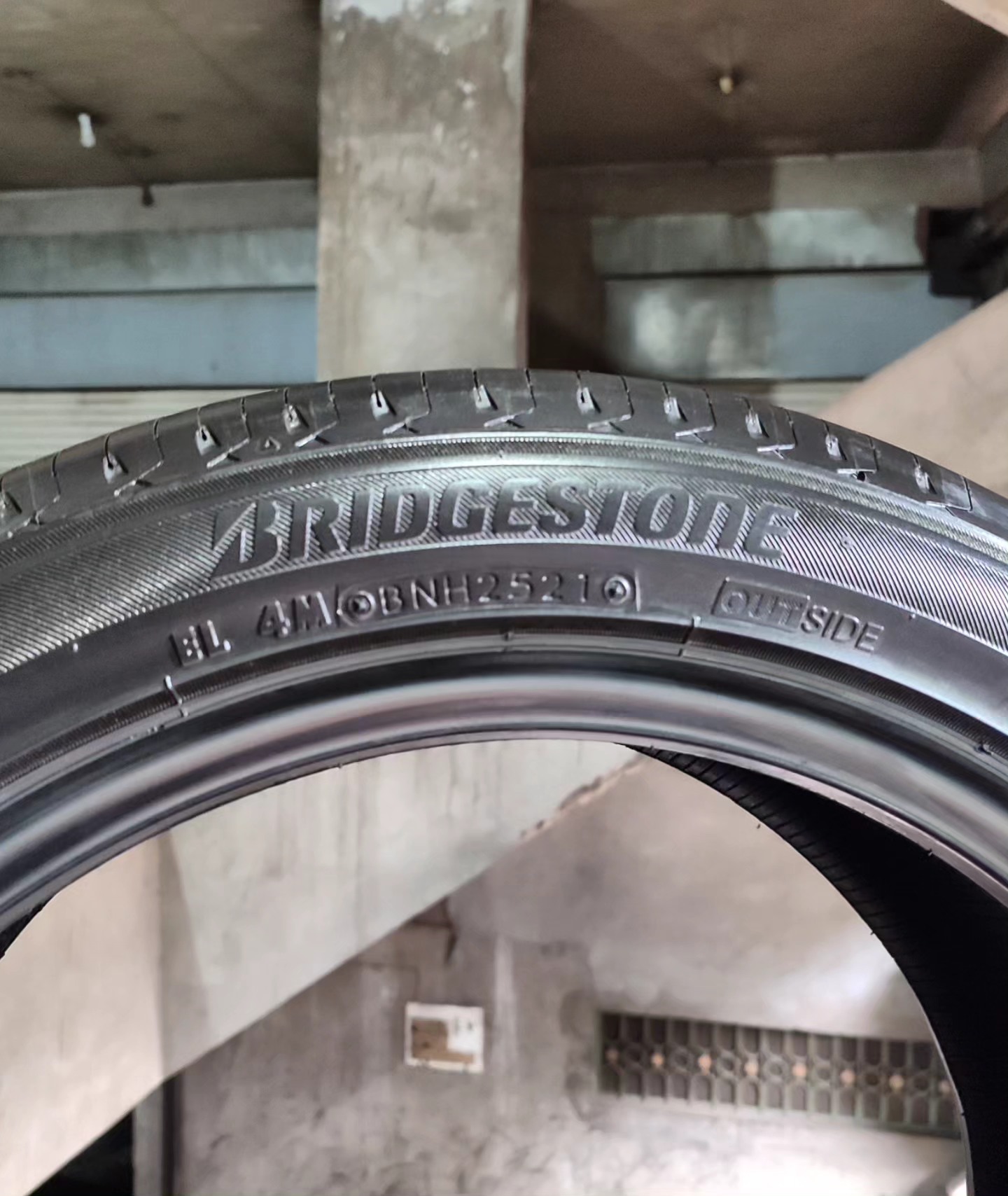 215-50-17 Good Condition Bridgestone Regno GR-XII Made in Japan 