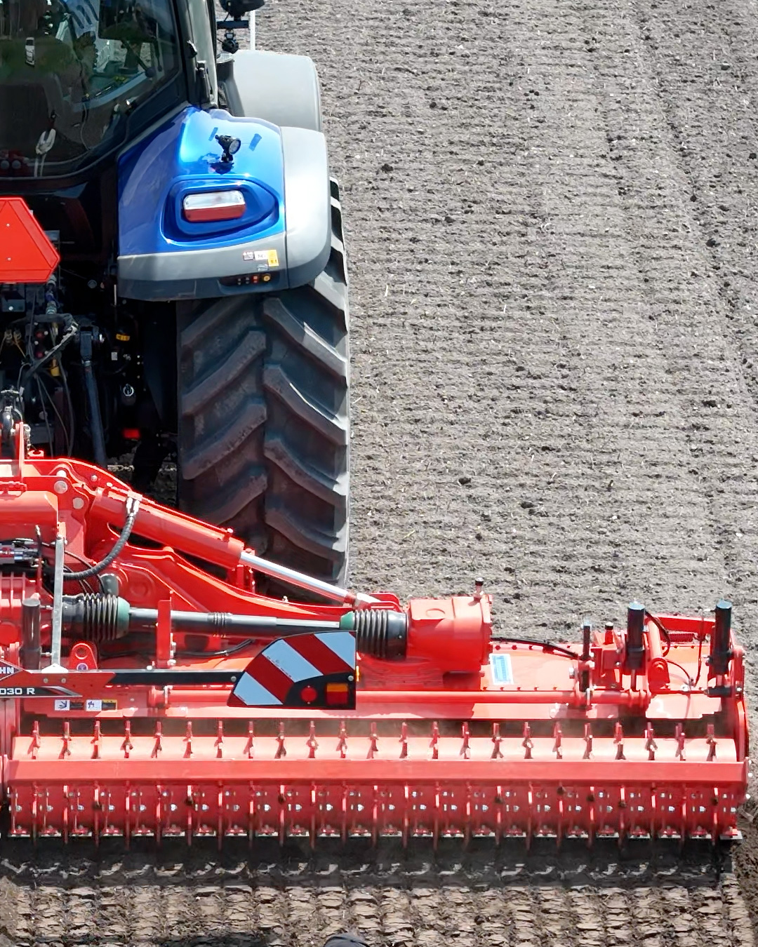 KUHN折り畳み式パワーハロー/HR6030R】 作業幅6mで最大350馬力までの