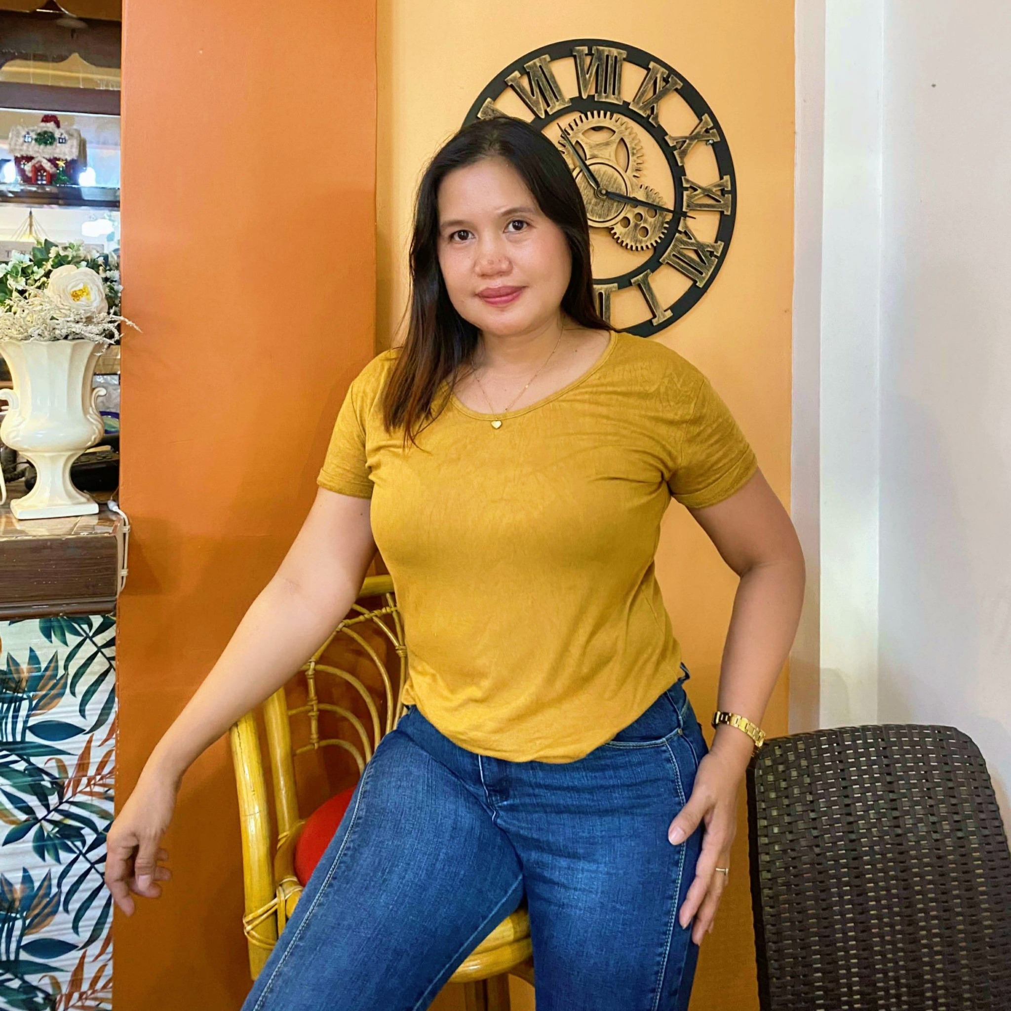 Jen R. Lozada