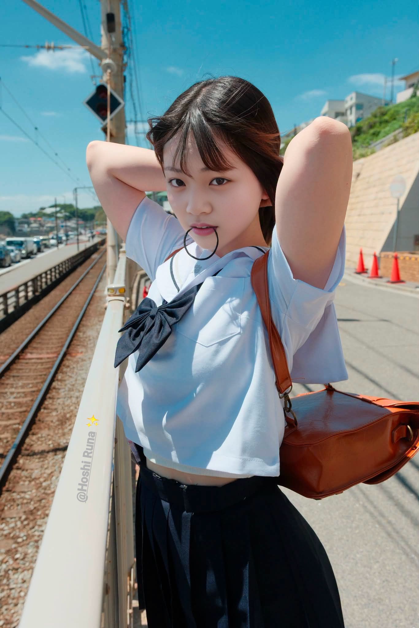 高校生の美少女、星ルナ💫️ 14歳 「秋の装い🍁️ ツーピースの