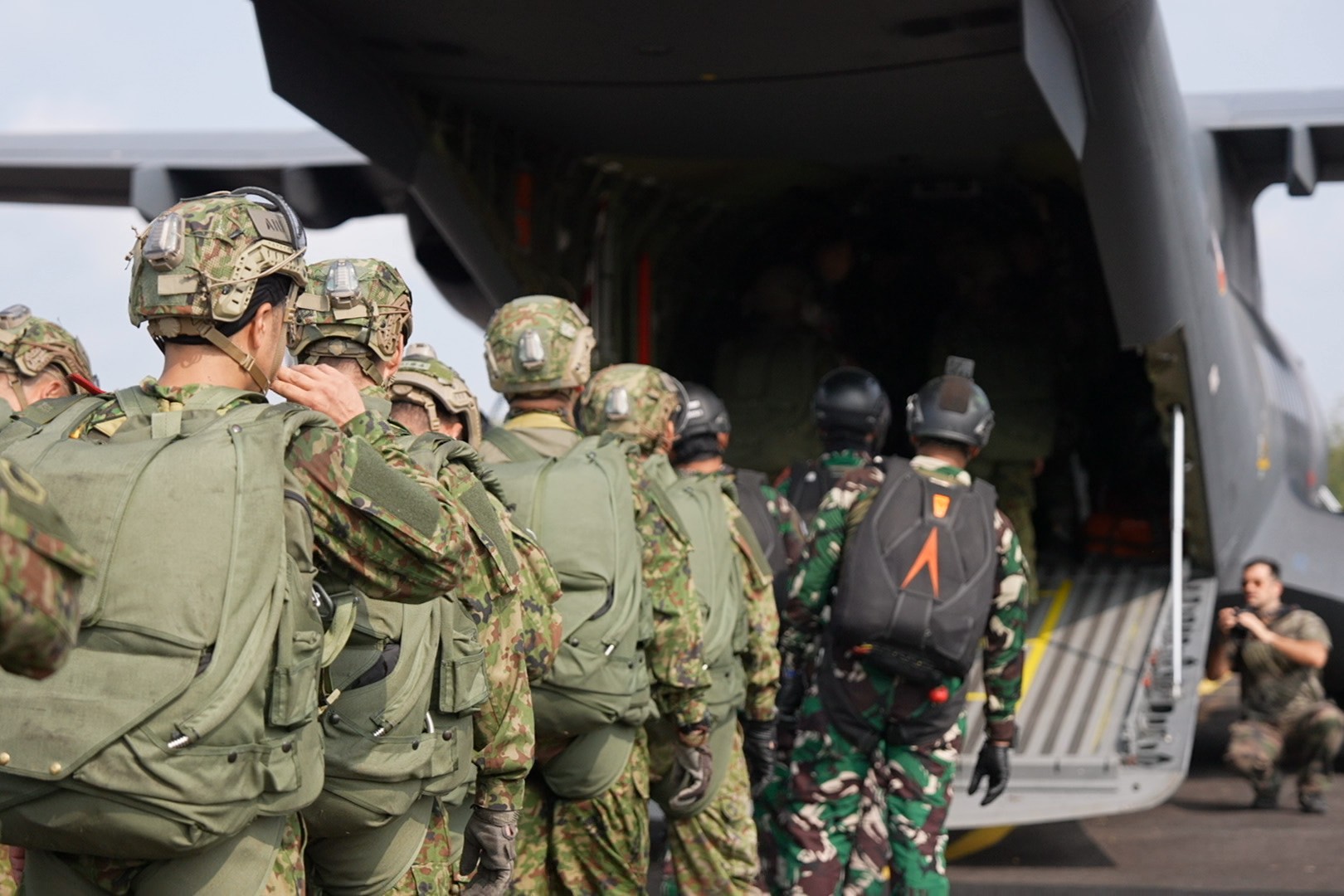 令和8年度米尼軍等との実動訓練】 #第1空挺団 は、インドネシア（尼