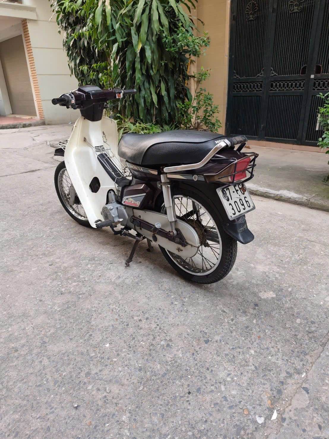 その他 VanHanh Nguyen Chỉ có 9t500 là có một chiếc xe đẹp lắm xe dem thái đời 1997 giấy