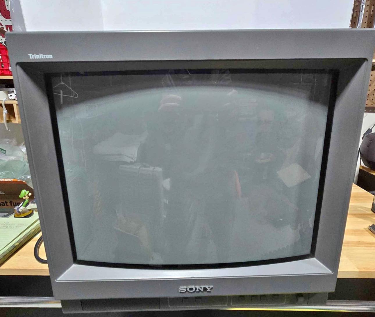 Sony BVM-D24E1WU CRT Monitor Review and Showcase
