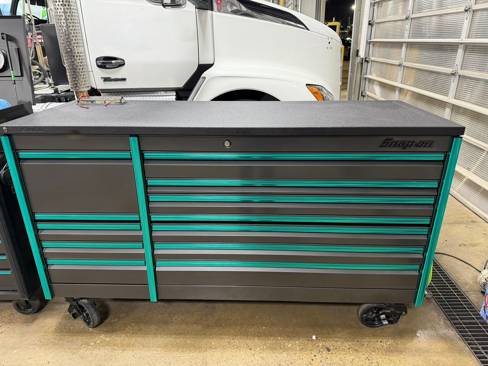 New epic 84in tool box with carbonite and teal trim