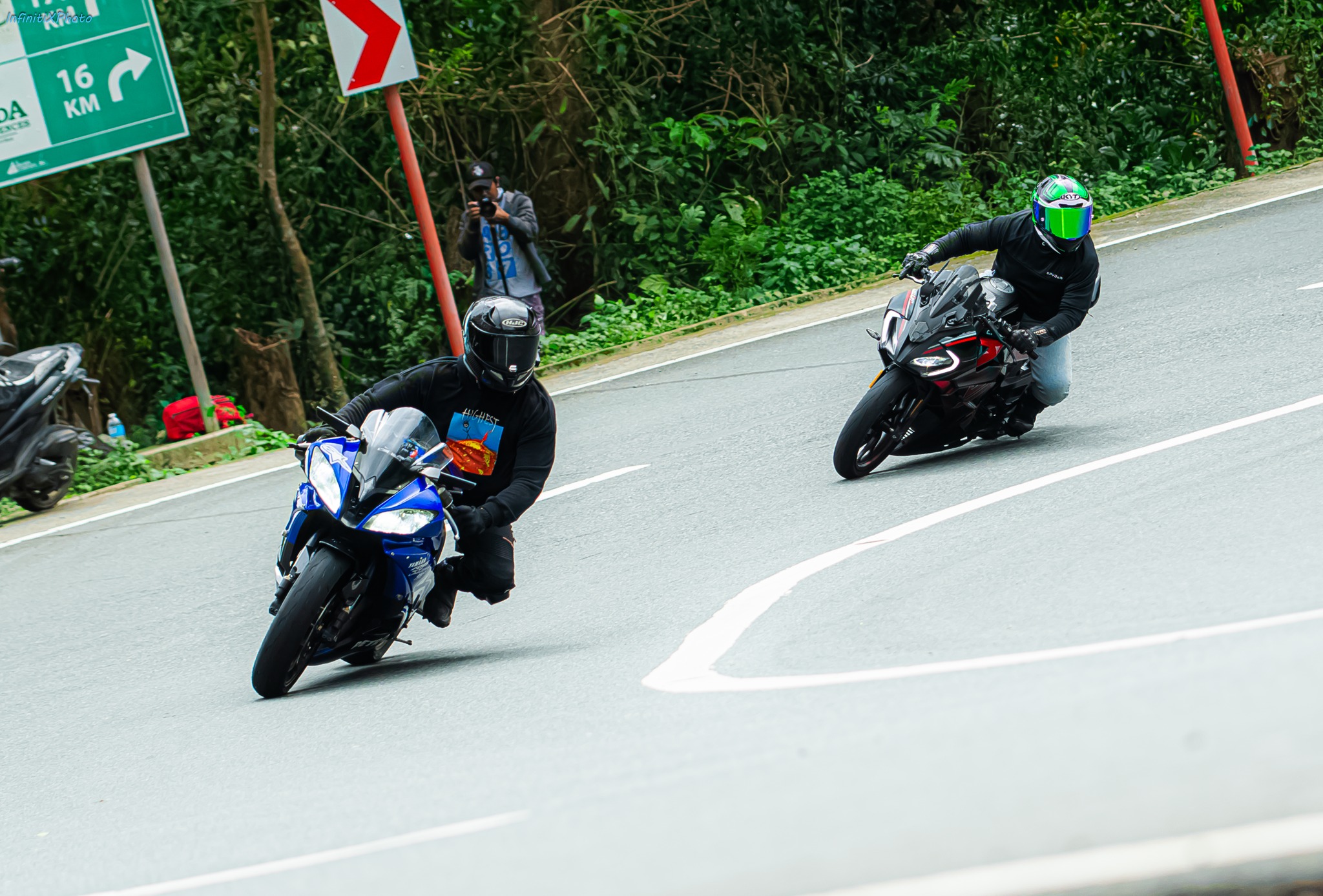 InfinitiX Photo features Sir and his Yamaha R6 on Marilaque Highway