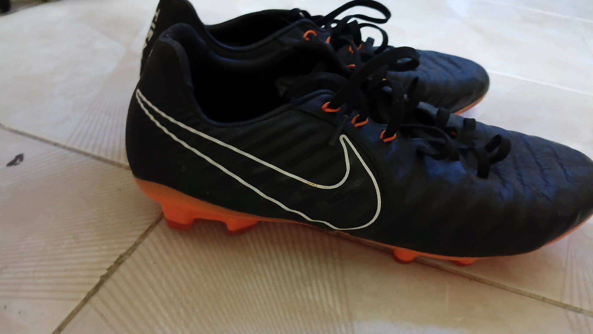 Nike 100.000 y NB 130.000 como nuevo X N … Shampion nike original