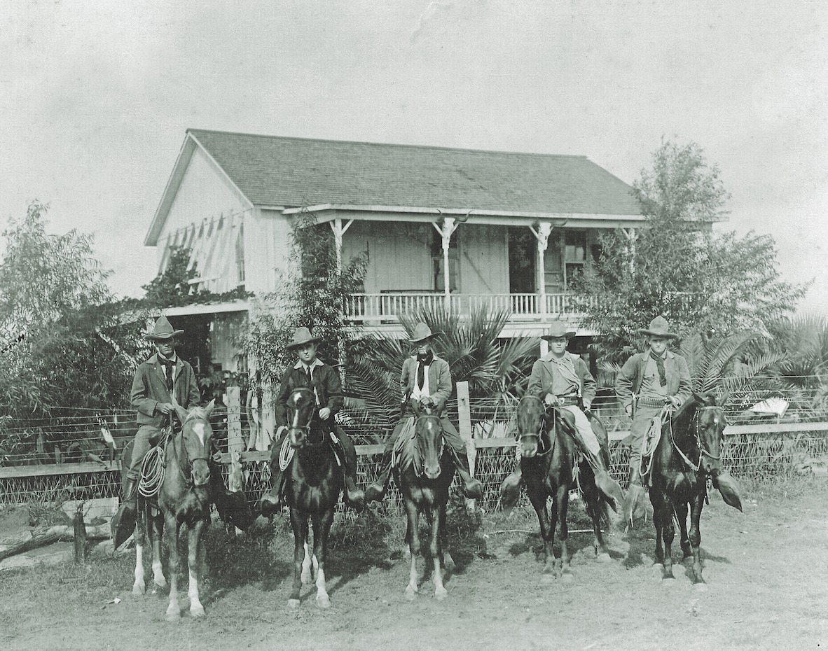 SnapWave3 - In December 1918, the photograph of five Texas Rangers ...