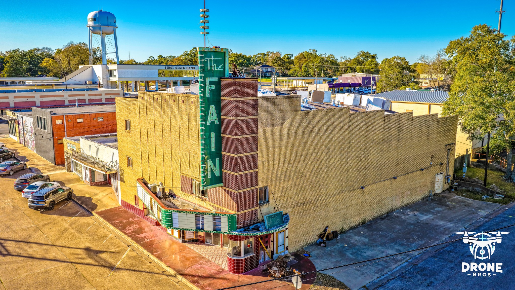 Fain Theater in Livingston, Texas gets new owners