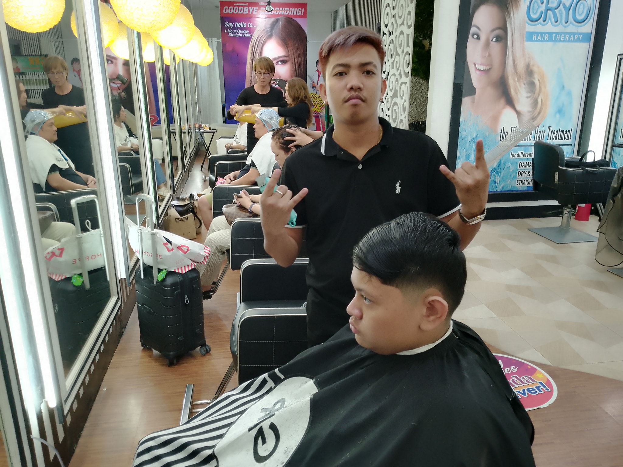 Ricky Reyes Salon SM Mall of Asia