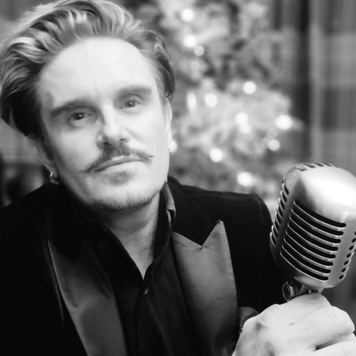 James Rees Care Home Vocal Entertainer