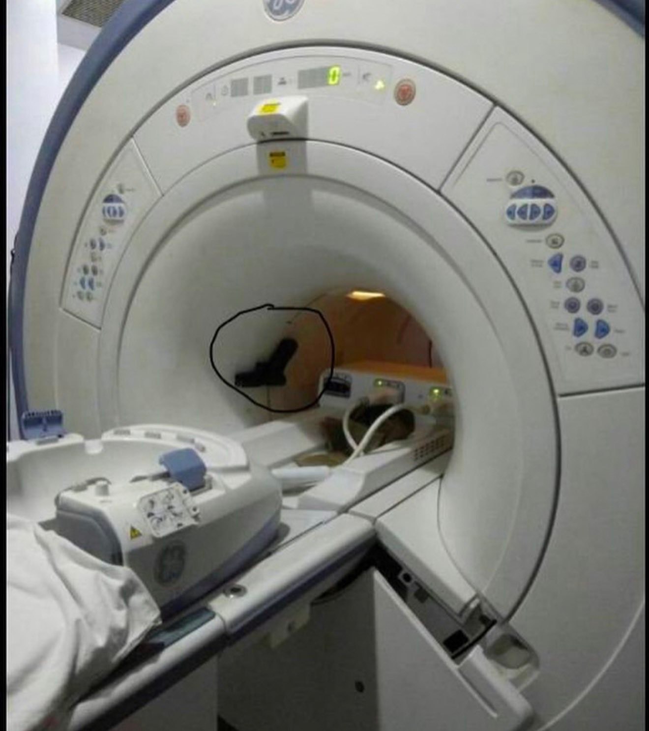 Medical media - Gun stuck in MRI machine after a UP... | Facebook