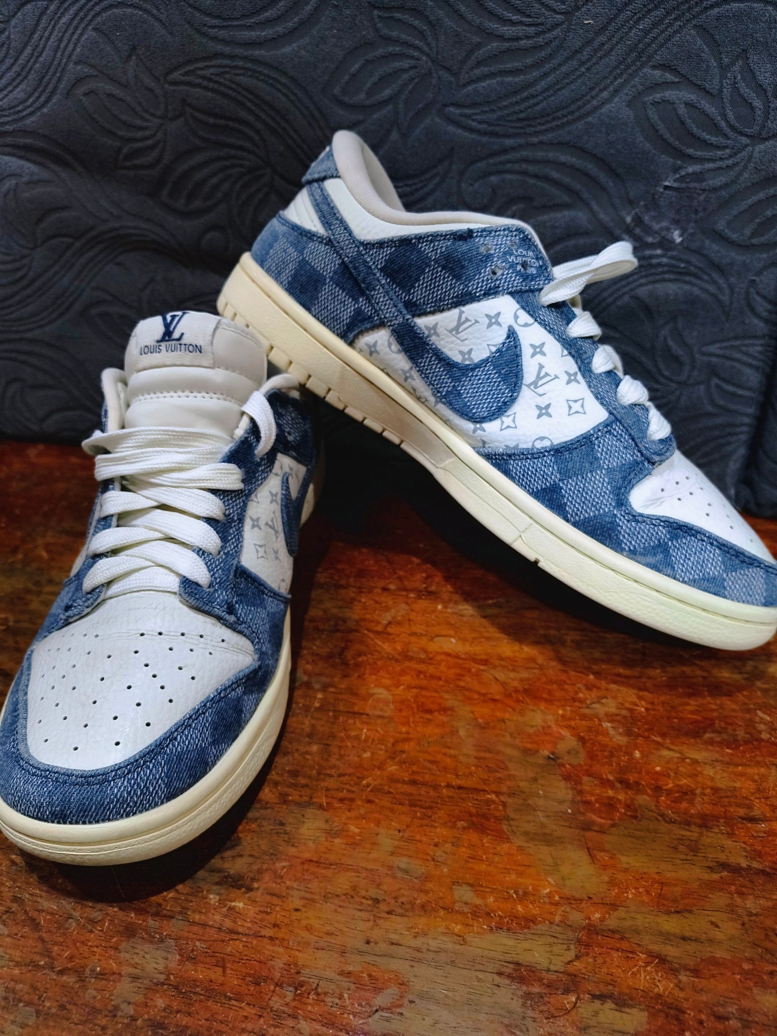 Custom Nike SB dunk low x Louis Vuitton Size: US.(8.5) EUR.(42) CM 