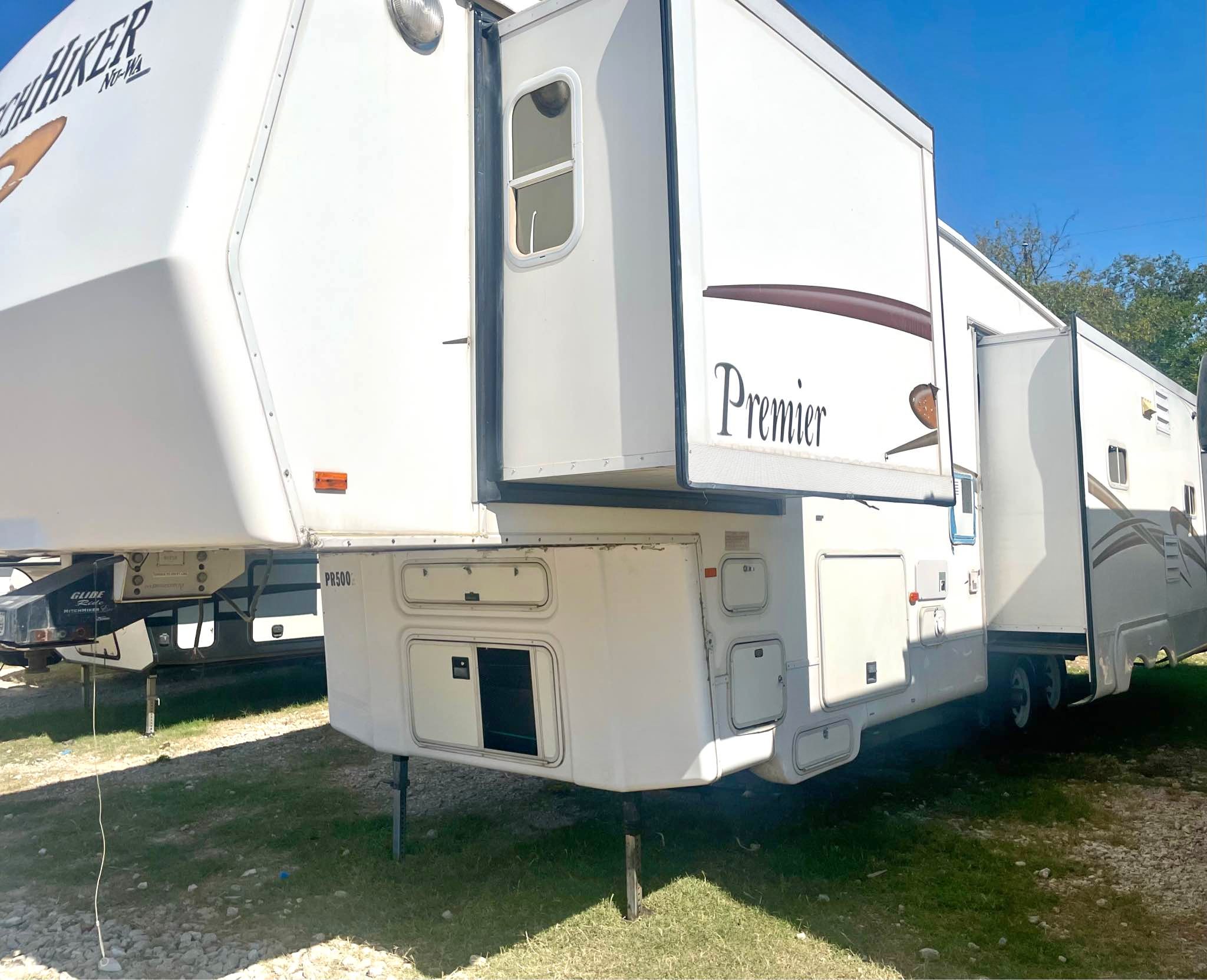 2004 hitchhiker premier 5th wheel With 3 Slide out - RVs & Campers ...