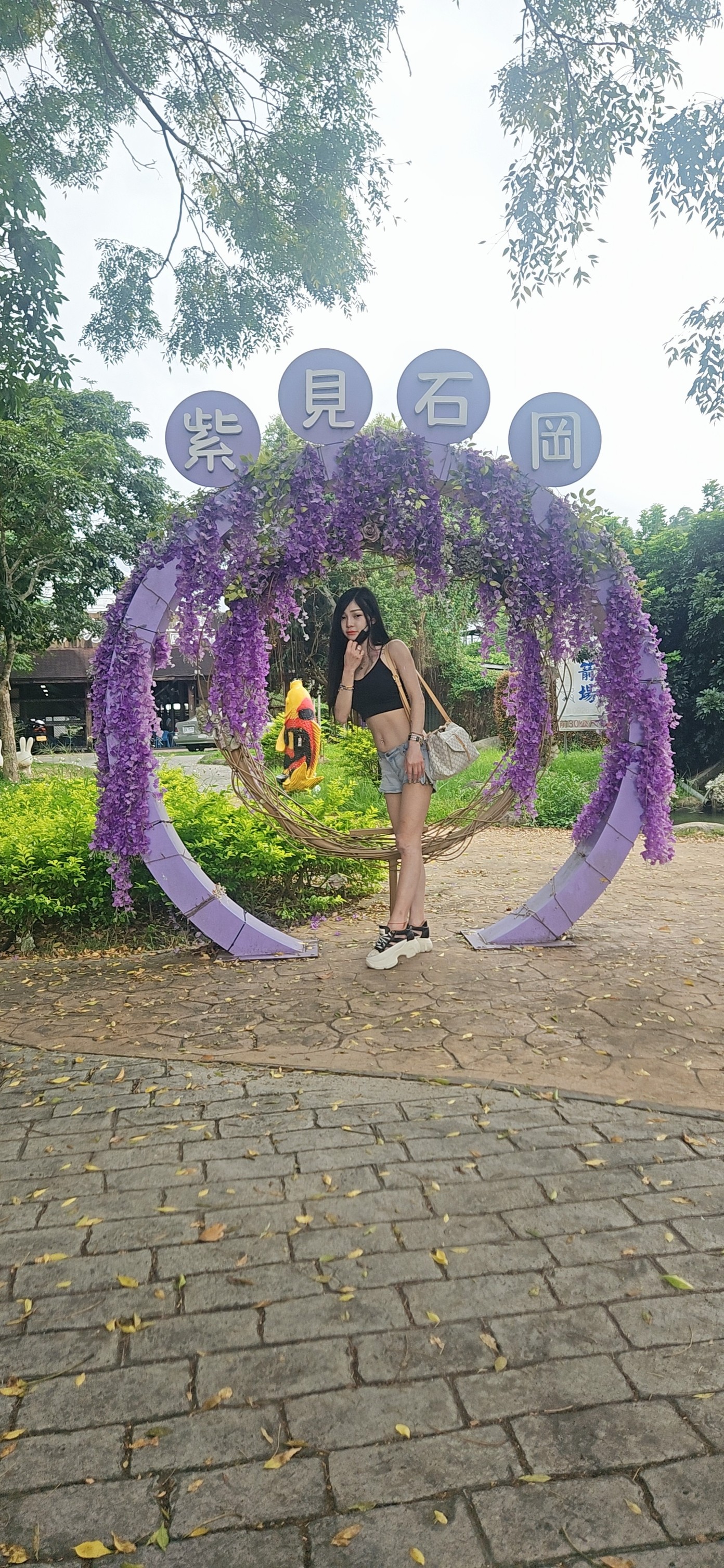 花羃羃 - 花羃羃 added a new photo.
