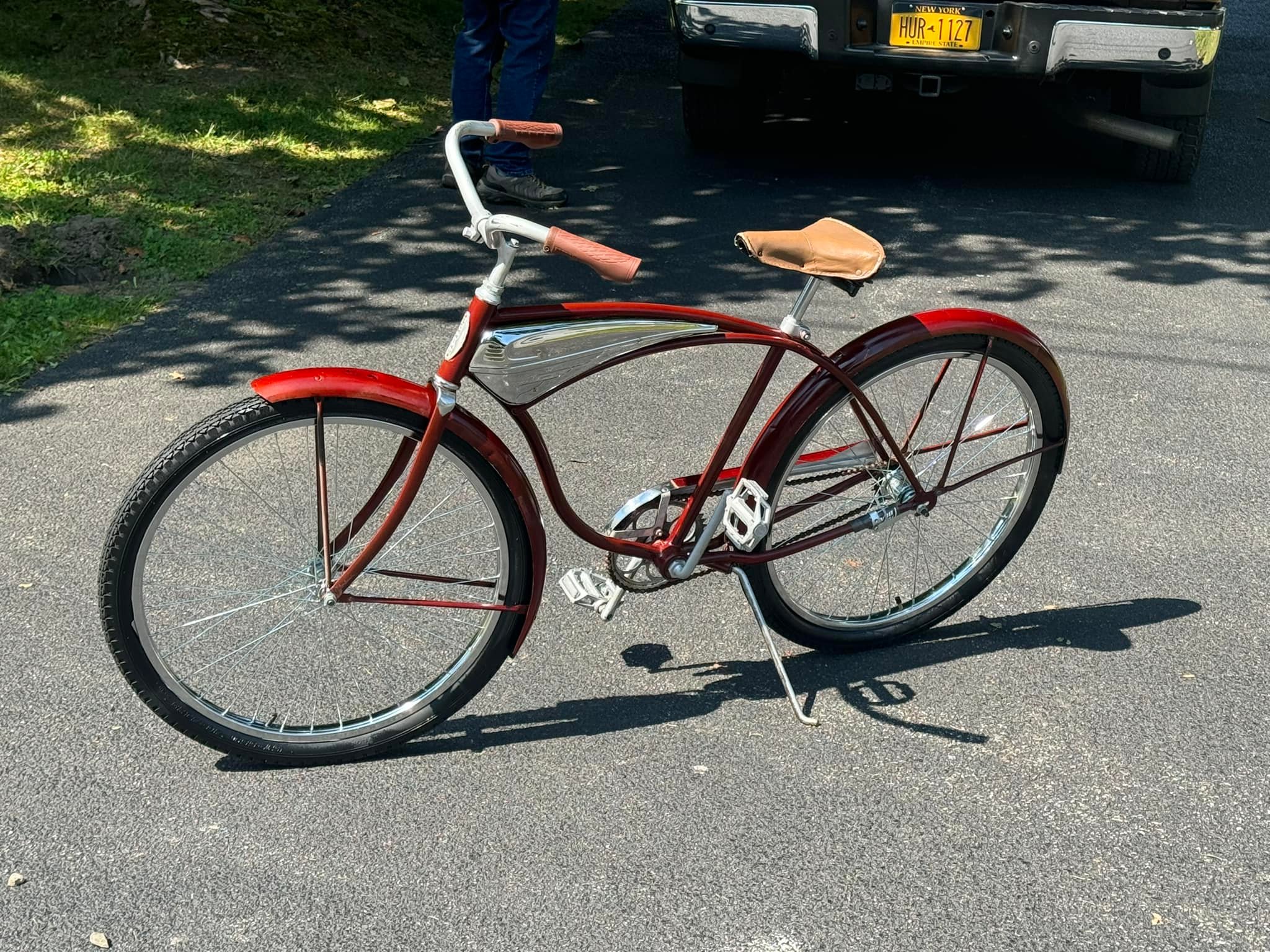 schwinn retro cruiser bicycle 1965 American  Vintage Bike with Classic Frame Enjoying the pleasure of cruising down the boardwalk has never been easier and at such a great value Schwinn Vintage Cruiser Bike Target