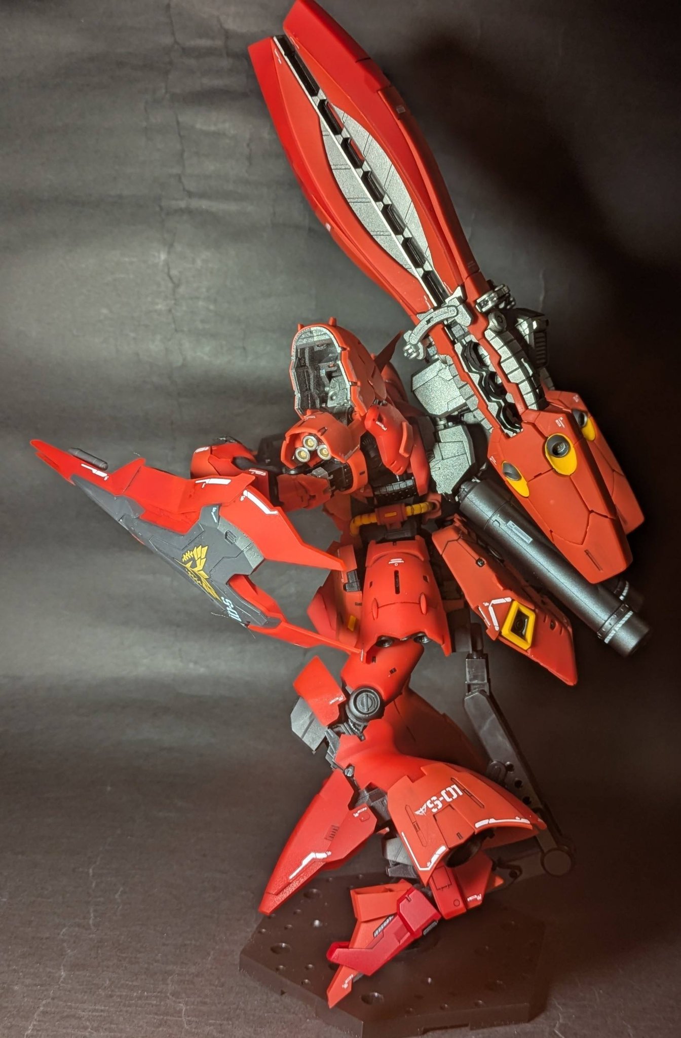 MSN-04FF Sazabi Neo-Zeon Mobile Suit for New-Type Real Grade 1/144