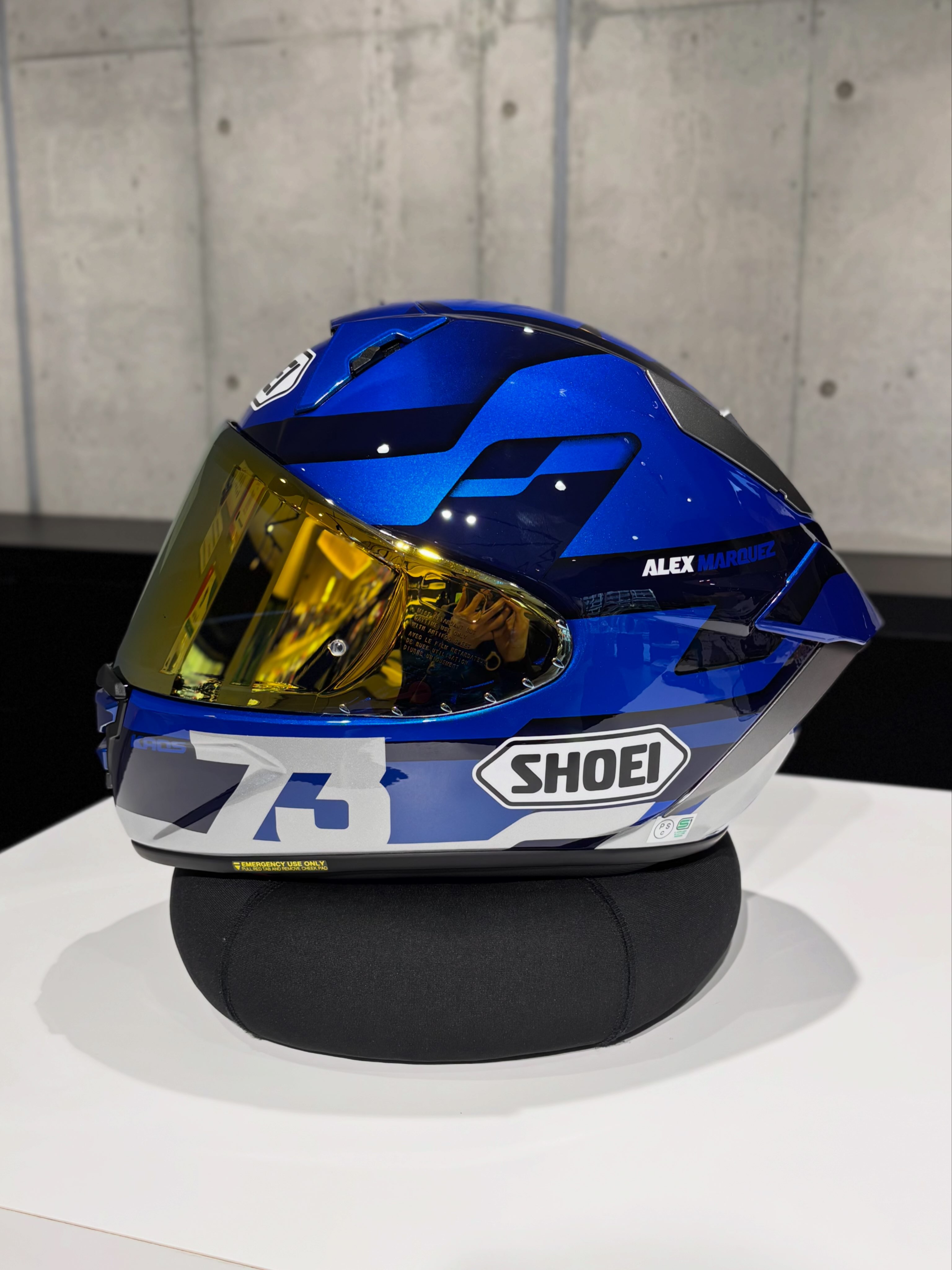 CWR-F2 スモークミラーシールド】 価格:15,400円(税込) スモークミラー