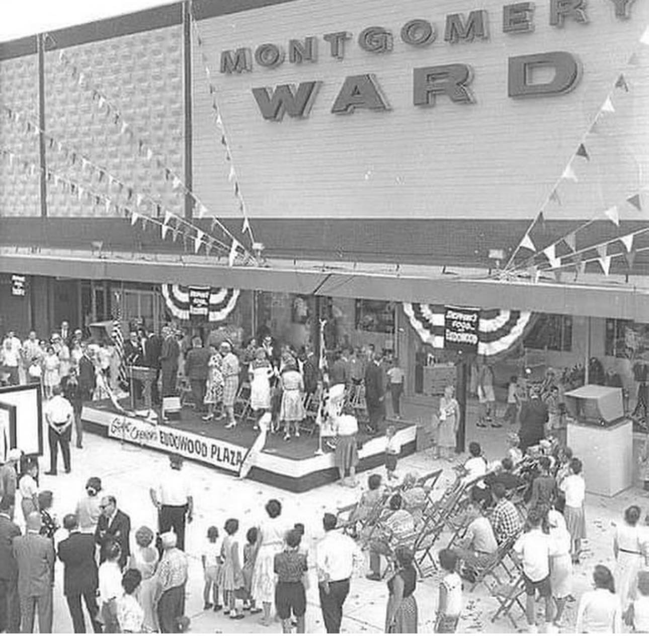 Montgomery Ward Grand Opening • Circa 1960s! #rememberwhenMDVA