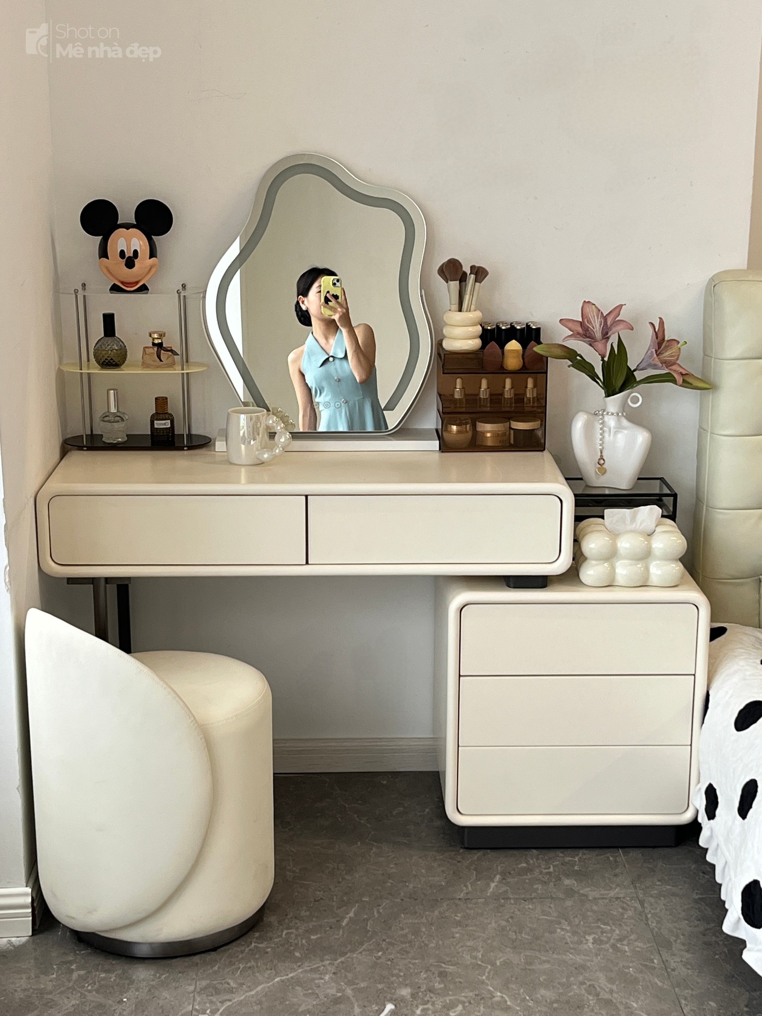 Mê chiếc bàn trang điểm này mấy bà ơi 😘 - Decor nhiều chút | Facebook