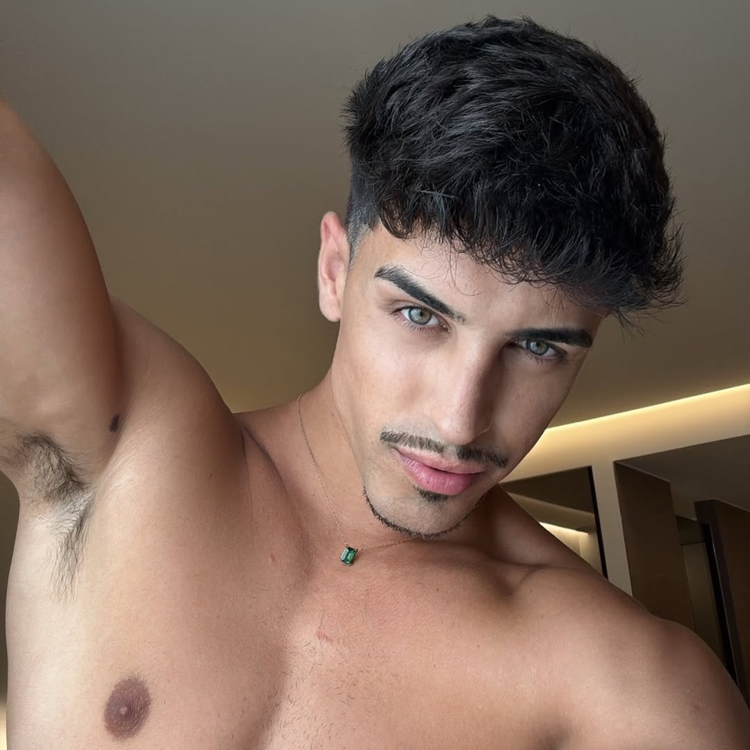 HeavenofMen - Those eyes 🥵 Guille ChoaX | Facebook