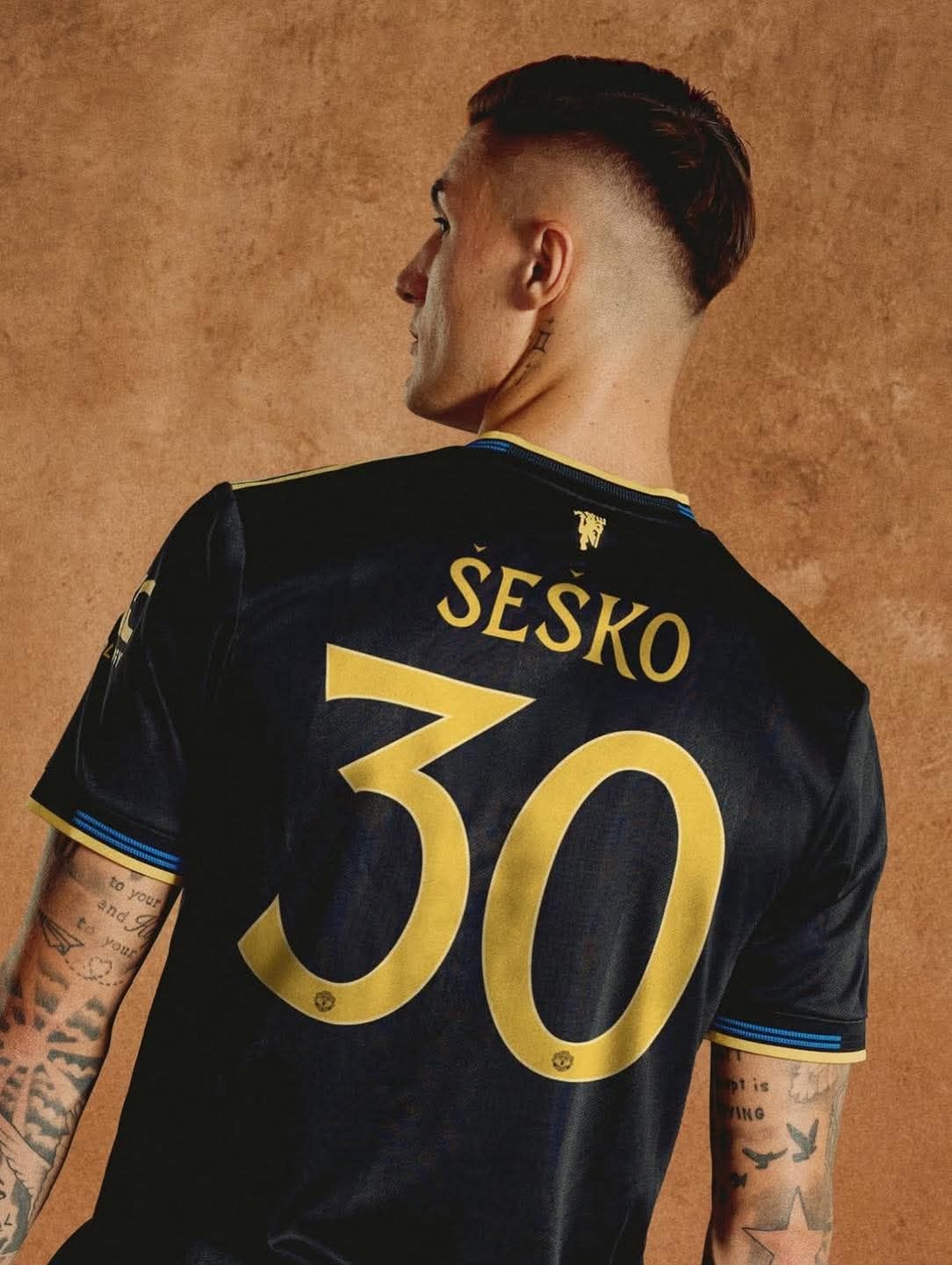 Official: Benjamin Šeško will wear shirt number 30 at Manchester