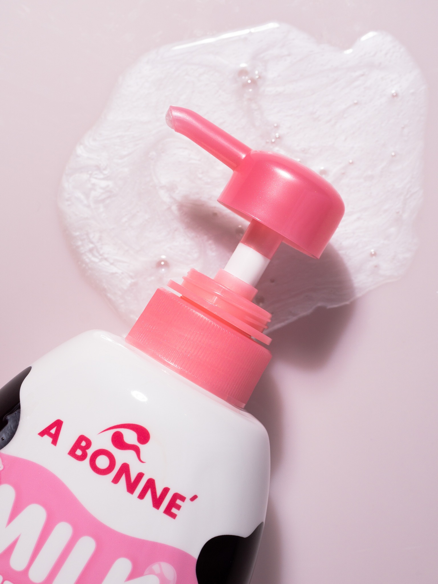 Fresh pump, everyday! Milk Gluta HYA Whip gives you that rich, fluffy foam that leaves skin lit from within after every wash ☁️🤍 Shop original A Bonne' products at official online stores