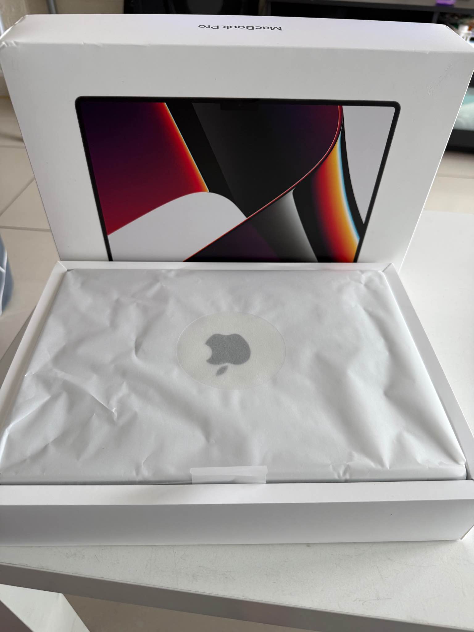 Apple MacBook Pro 14-inch M3 Silver 8/512 Full set | Used - like 