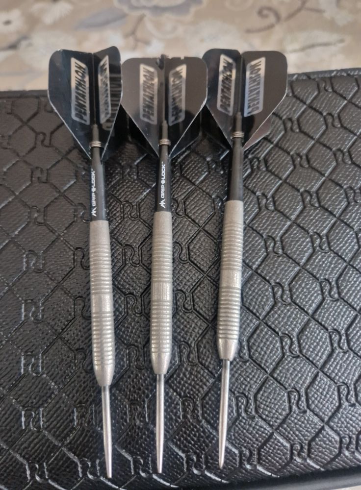 Looking for some old style Keith deller darts . They got a smooth