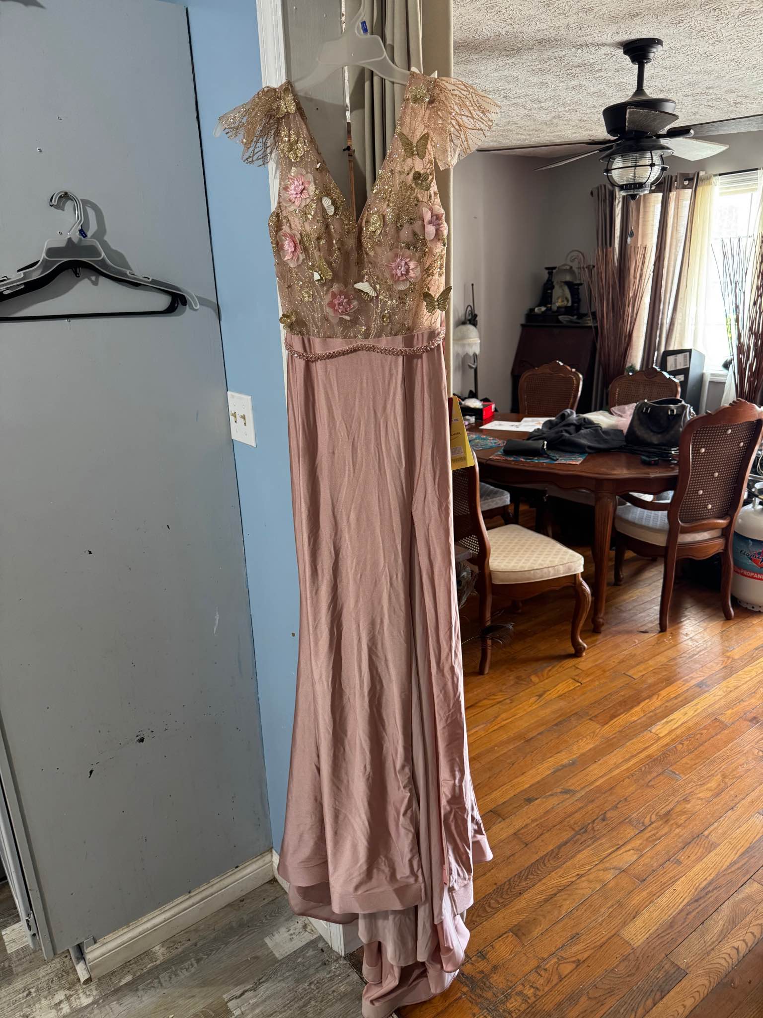 how to sell formal dresses Easiest sites online for beginners ethereal prom dress