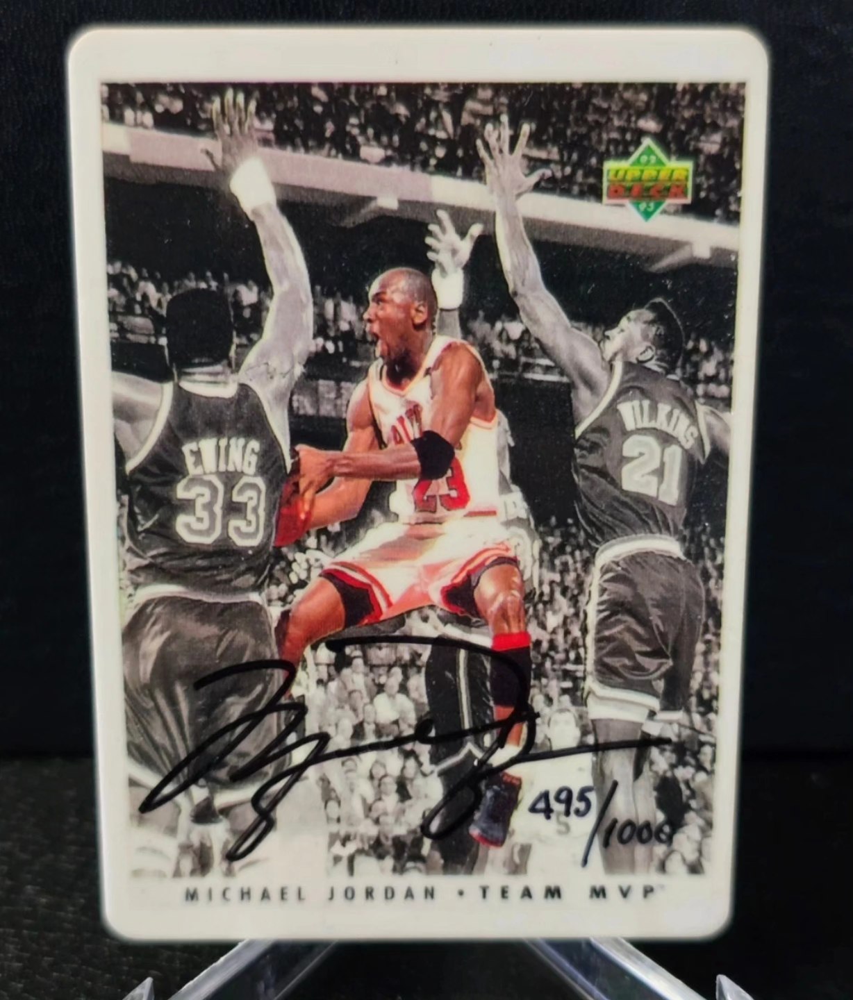 1993 Upper Deck Team MVP /1000 MICHAEL JORDAN on card AUTO. This 
