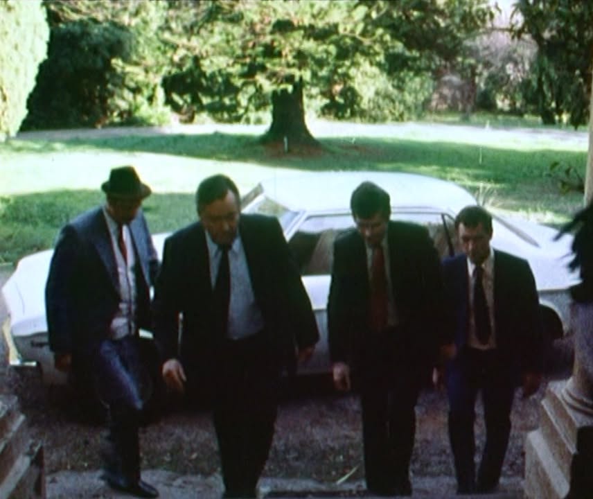 Back - A screenshot reminiscent of earlier Homicide opening sequences ...