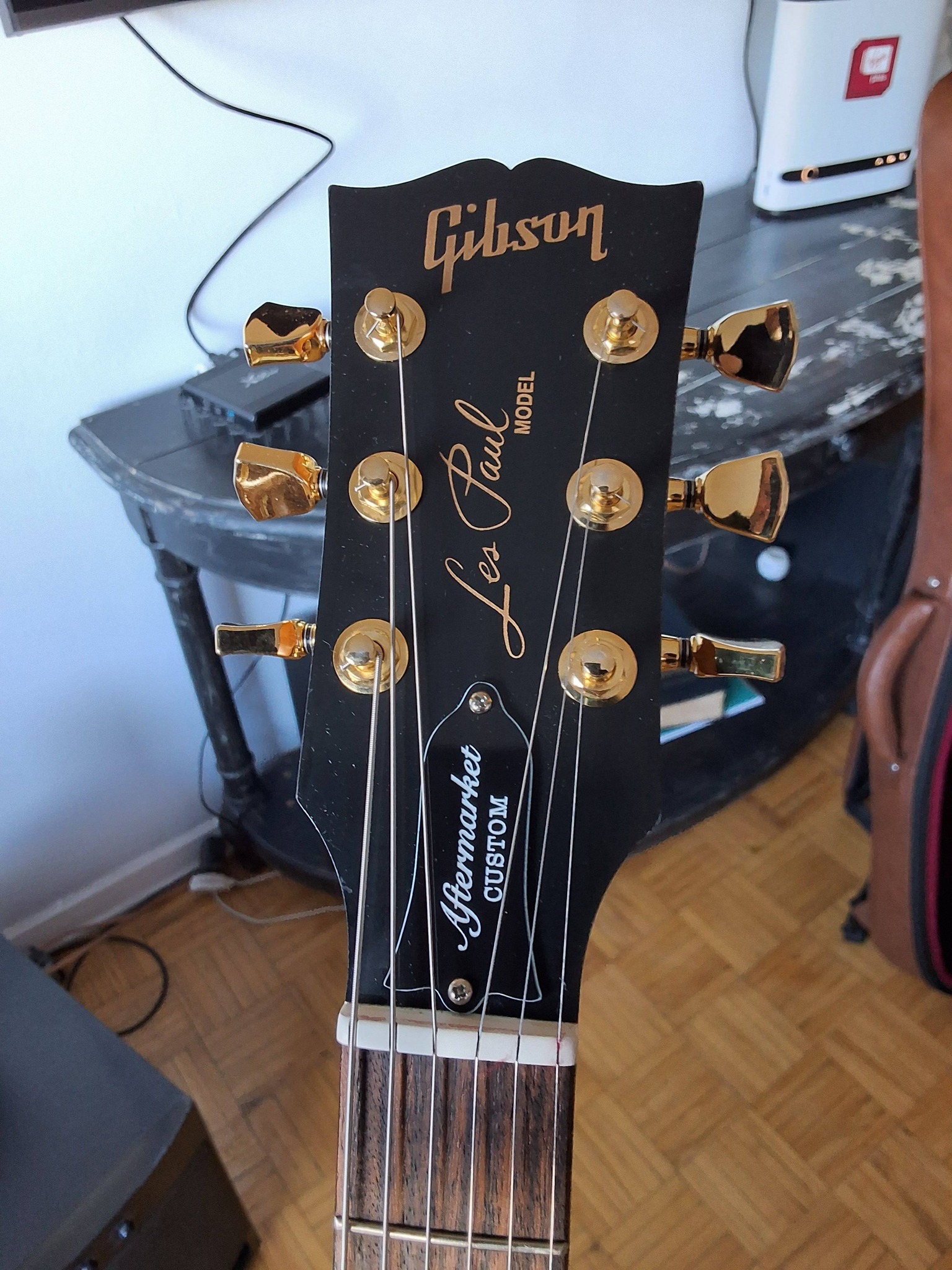 Customized 2018 Les Paul Tribute guitar specs