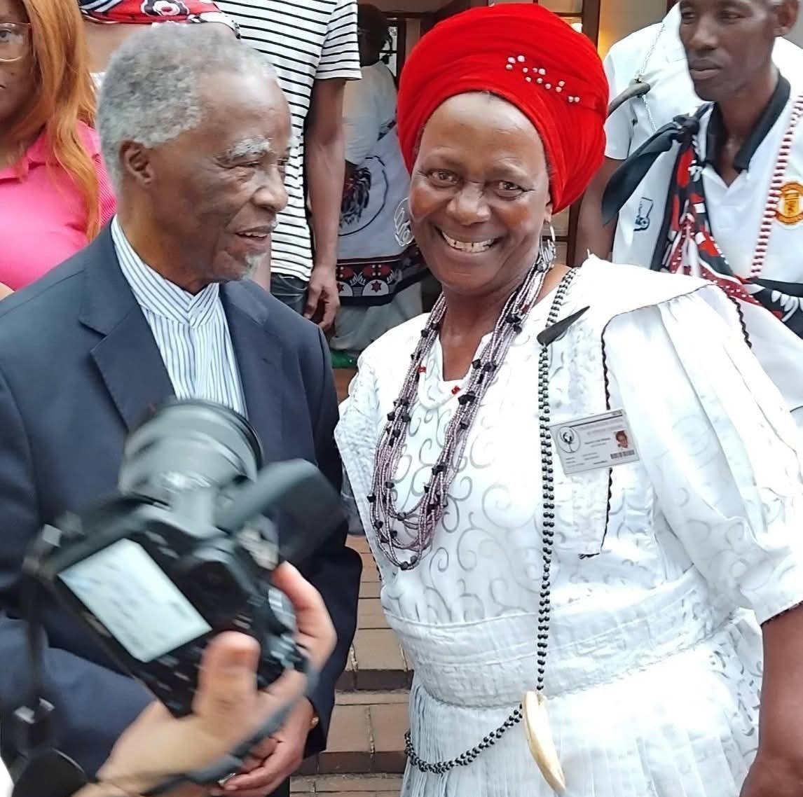 Ka nnete modimo ke sethakga bana beshung, gare ga dimpho kamoka yengwe ...