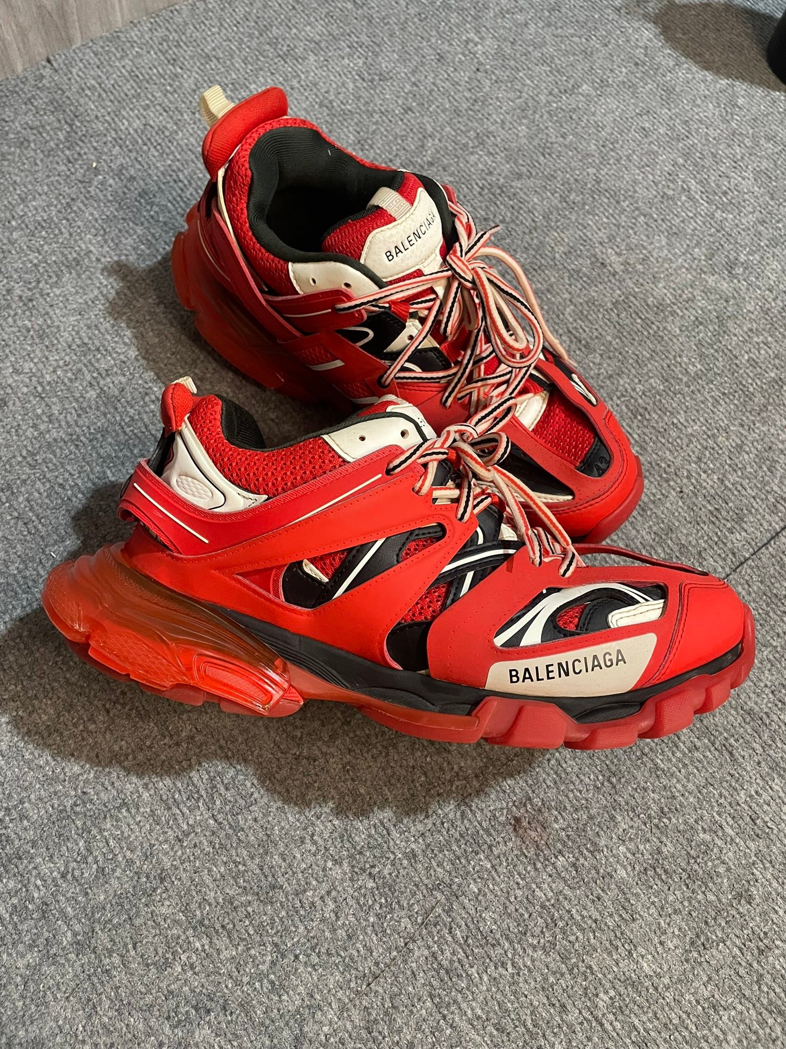 Balenciaga track 1 white gray black red Size : 41,42 Price : 25,500฿