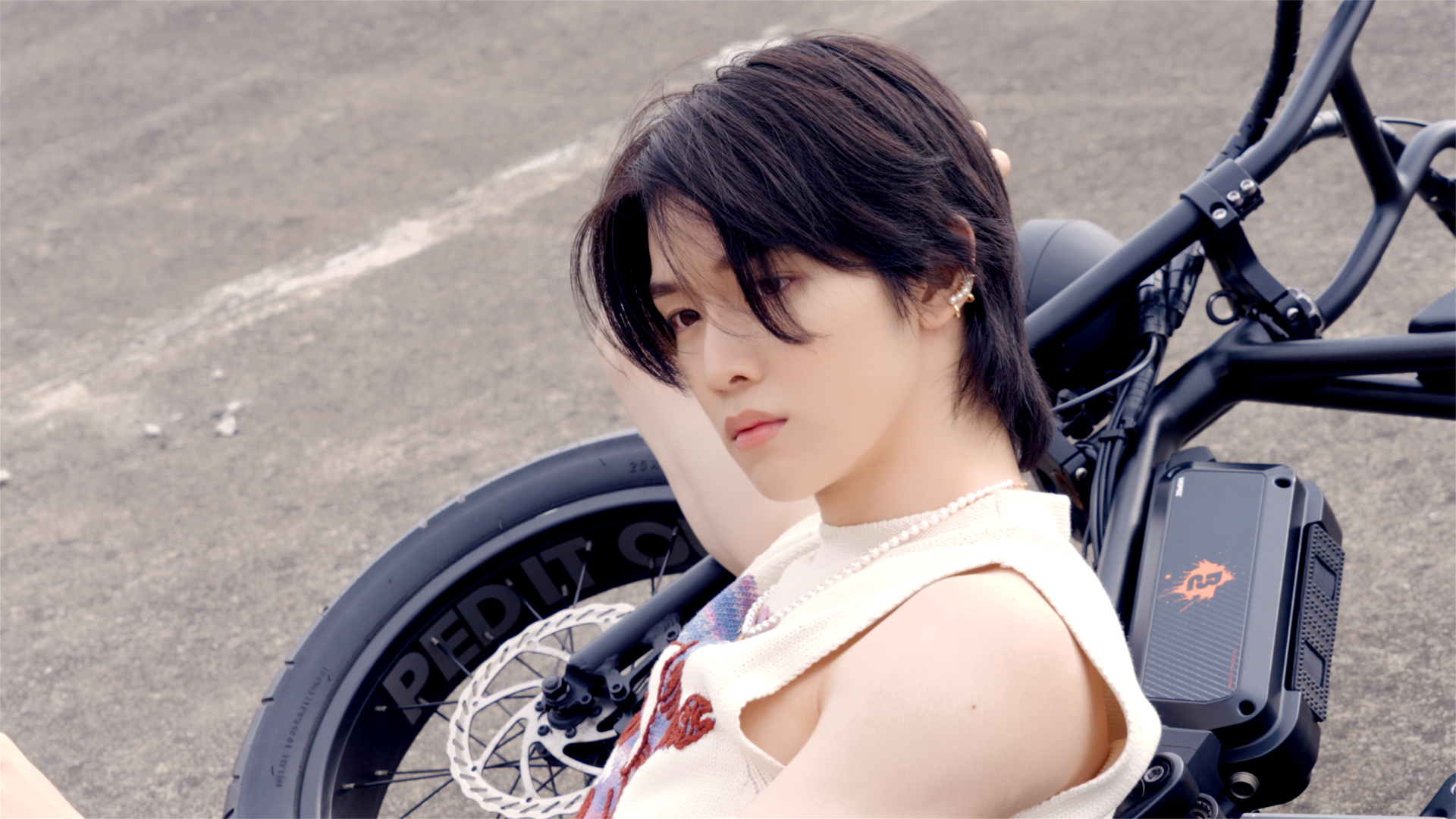 RIIZE - RIIZE 라이즈 W KOREA Photoshoot Behind https://youtu.be ...