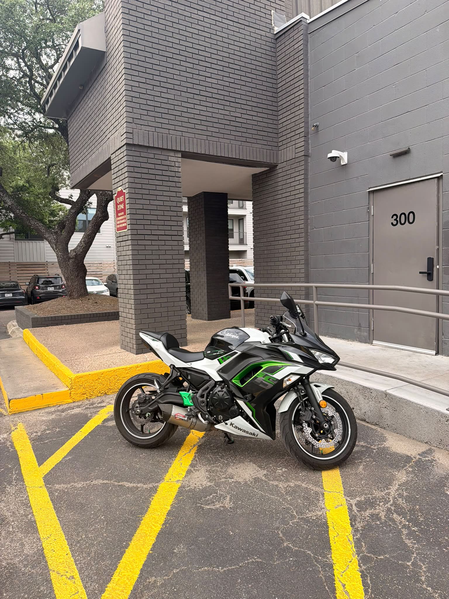 2022 Kawasaki Ninja 650 ABS for Sale with Yoshimura Exhaust