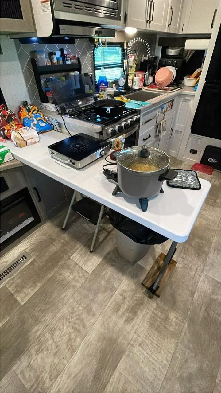 RV - Full-time RV hack: add a removable counter extension for extra ...