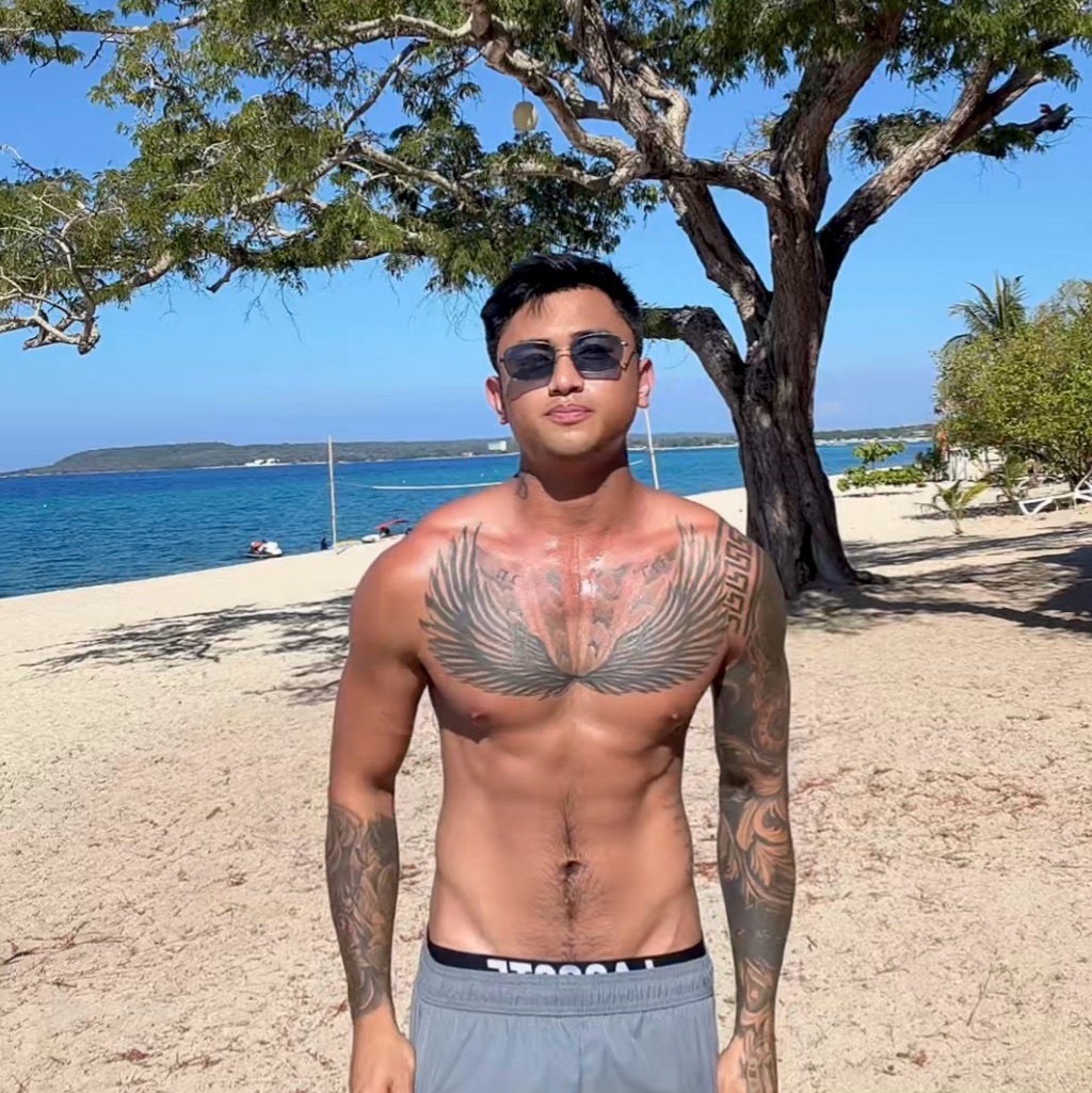 Derek - Stay fit 🫶🏽 | Facebook