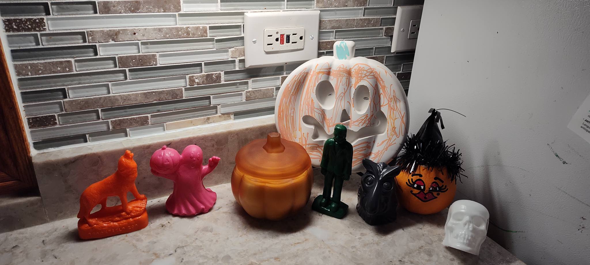 Limited edition Halloween molds at Brookfield Zoo