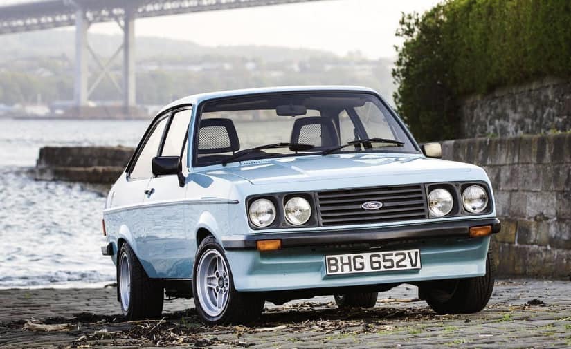 Modellino Corgi Ford Escort Mk2 RS2000 Blu Notte 1:43 &ndash; Richard Hammond, Serie Vanguards