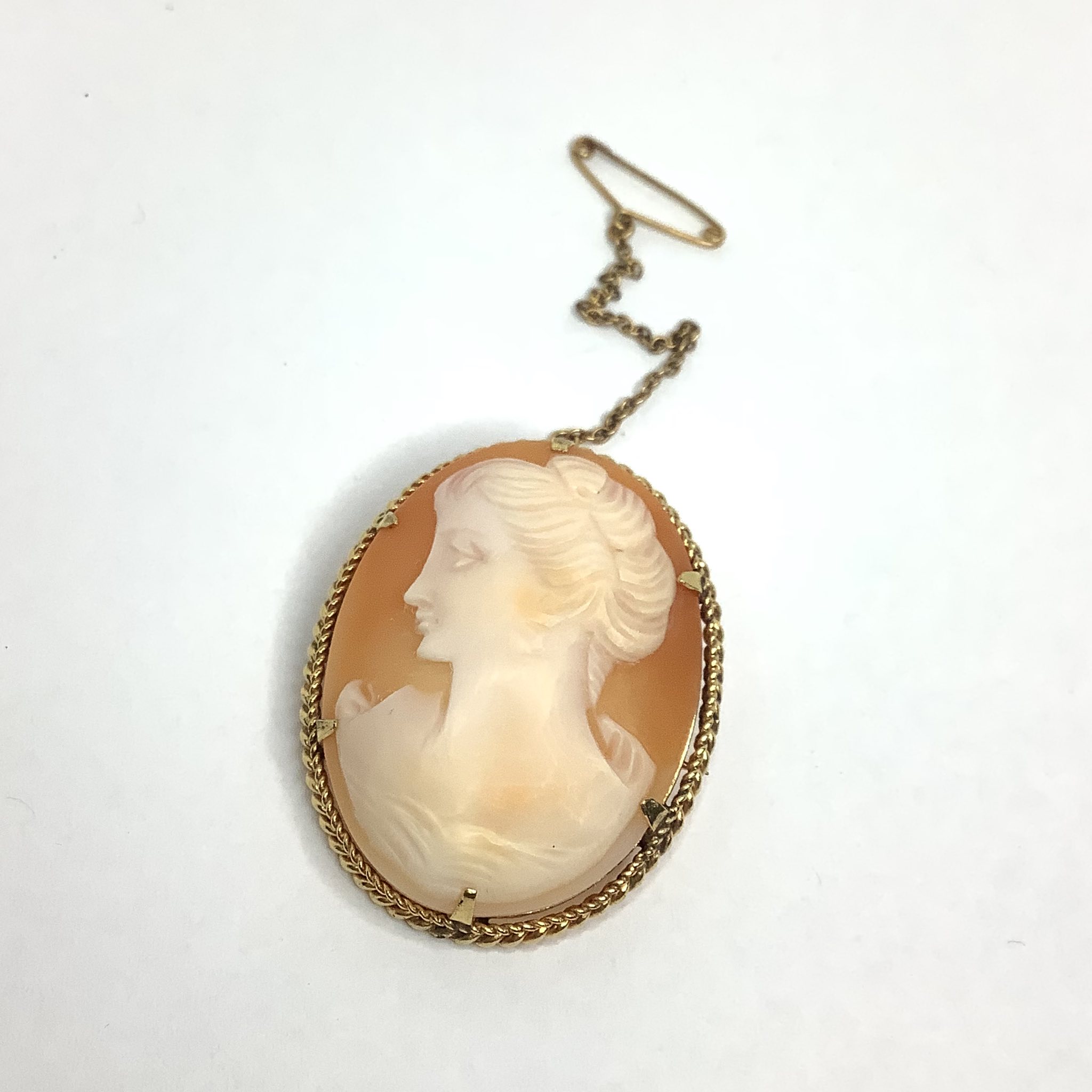 Broche Vintage Années 1950 Camée Ronde - Profil De Femme Sculpté Sur Coquille - Occasion