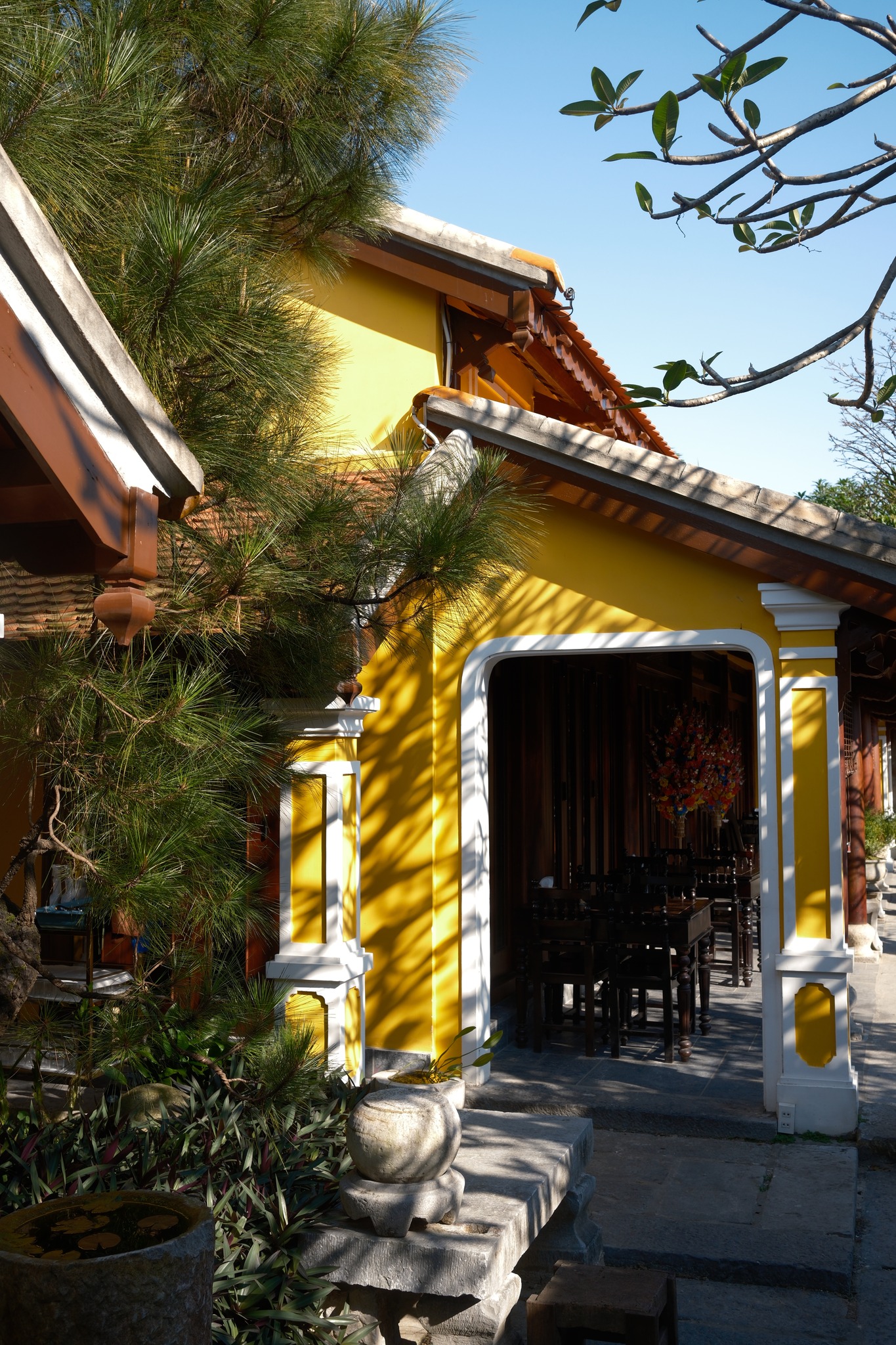 Nhà Hàng Cơm Mắm Cô Ri | Hue