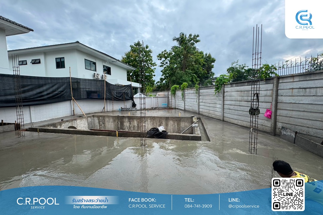 การสร้างสระว่ายน้ำ ไม่ได้จบแค่ทำตัวสระ 💧 C.R. Pool Service เทปูนและปรับ ...