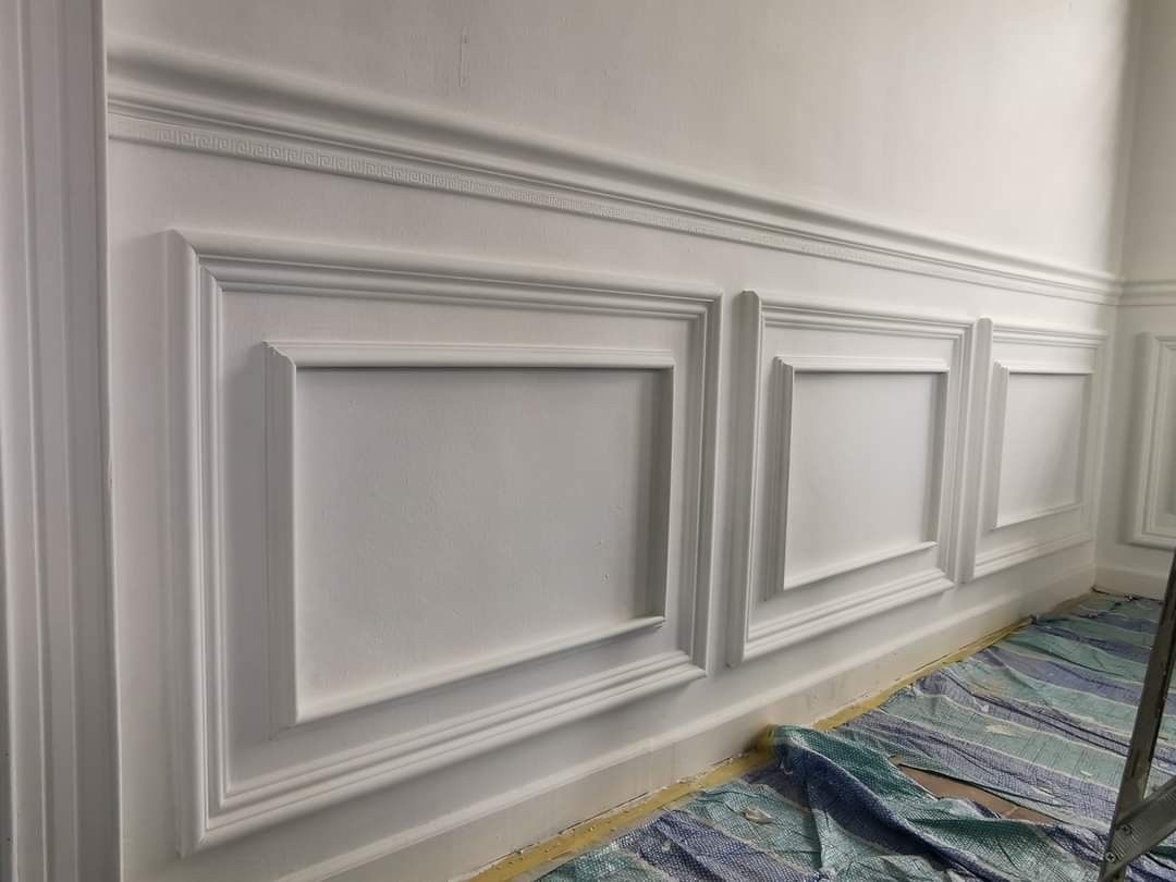Home Interior Designs | Classic elegance in progress: detailed wall ...